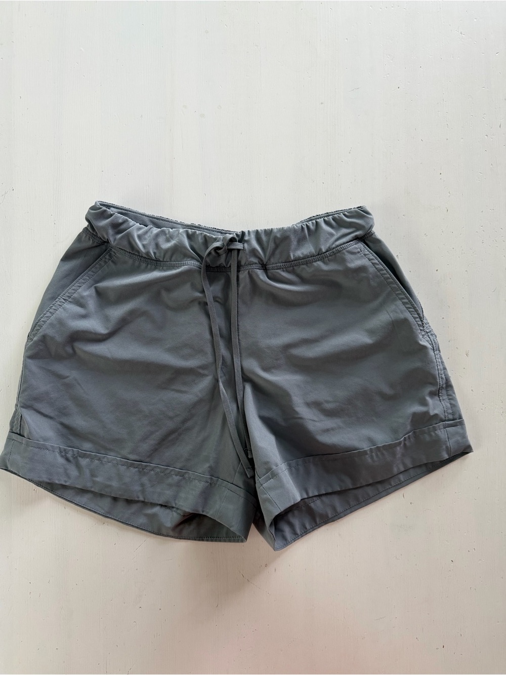 Athleta Grey Workout Shorts XXS Athletic Shorts with Pockets